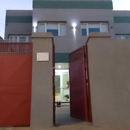 Departamentos R Y R Azcuenaga Apartment Tandil Bagian luar foto